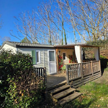 Camping Domaine Des Iscles La Roque-d'Antheron Exterior photo